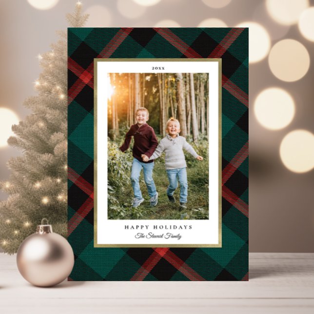Cartão Feriado de fotos em Xadrez Vermelha e Verde dobrad (Folded Red and Green Plaid Happy Holidays Photo Card)