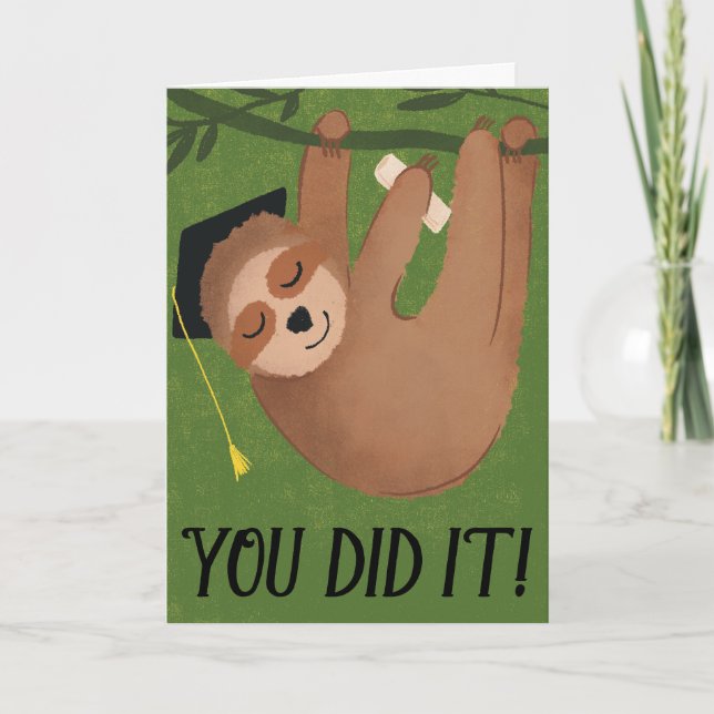 Cartão Finalmente, Formando Sloth Graduation Greeting Car (Frente)