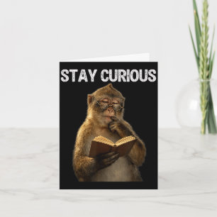 Cartão Fique curioso macaco rato de biblioteca lendo livr