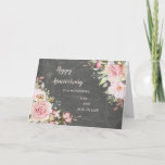 Cartão Floral Son & Son no aniversário do casamento<br><div class="desc">Feliz cartão de aniversário de casamento para filho e filho com elegantes flores cor-de-água cor-de-rosa-rosa e fundo de chalkboard e verso sincero.</div>