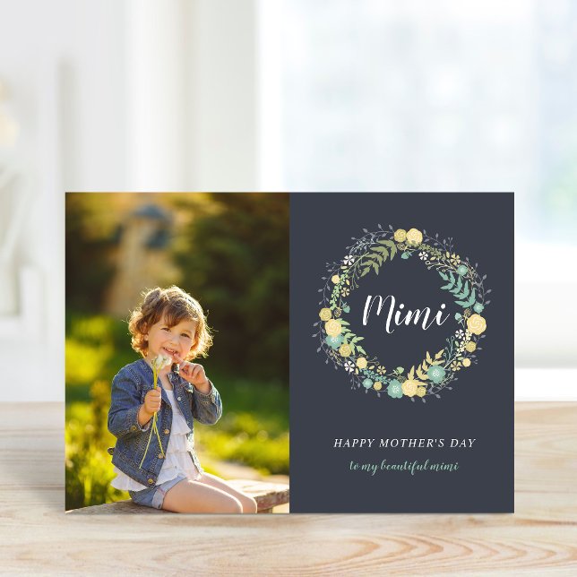 Cartão Floral Wreath Personalized Mother's Day Photo Card (Criador carregado)