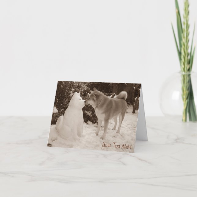 Cartão fofo akita beijando fotografia de snowman akita (Frente)