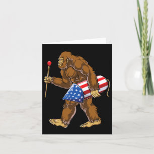 Cartão Fogo De Pé Grande 4 De Julho Homens Sasquatch Amer