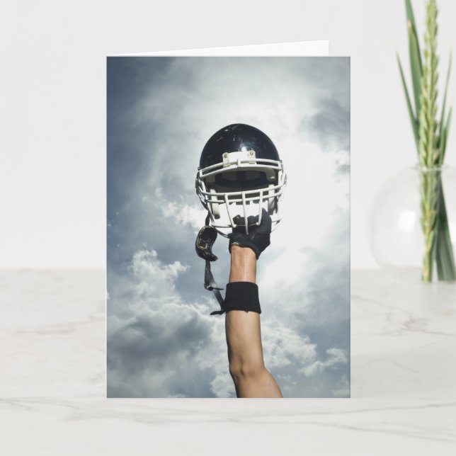 Cartão Football player holding helmet in air (Frente)