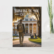 Fora da faculdade pensando em você, estudante masc