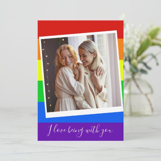 Cartão Foto de Casal Gay Personalizada Arco-íris Romântic (Em pé/Frente)