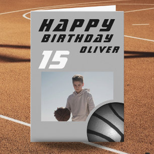 Cartão Foto de Menino com Bola de Basquete Preta de Anive
