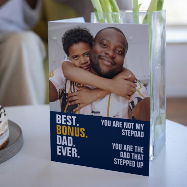 Cartão Foto Personalizada O Pai Que Surgiu (Personalized Photo The Dad That Stepped Up Card from Ricaso. Best Bonus Dad Ever. Add own photograph)