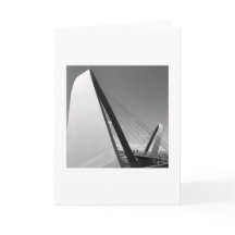 Fotografia a preto e branco da placa-ponte