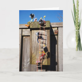 Cartão Fubby's die een vogelhuis beklimmen.