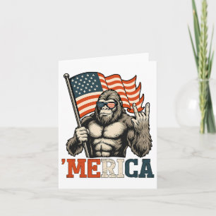 Cartão Funny Bigfoot Merica Rock Usa Flag Patriótico 4º O