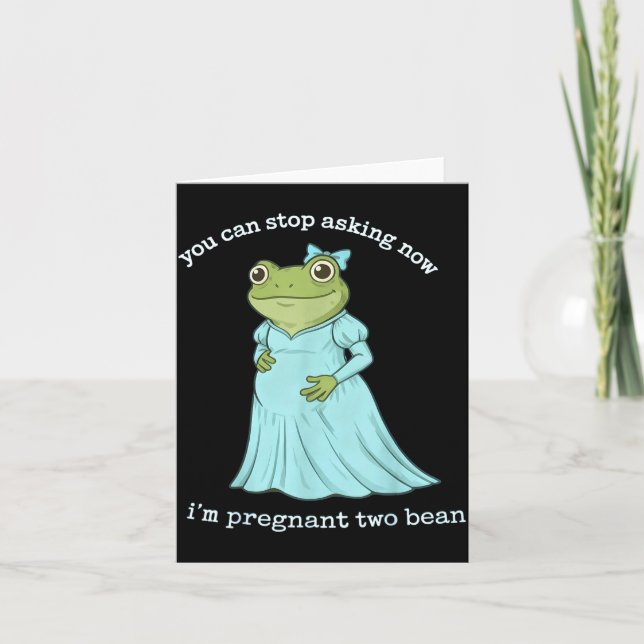 Cartão Funny Frog Pregnancy Announcement Medieval Pregnan (Frente)
