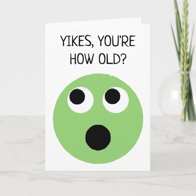 Cartão Funny Green Surprised Face Emoji Birthday (Frente)