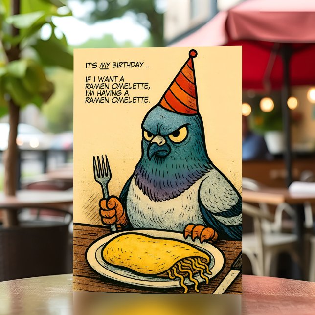 Cartão Funny Pigeon Birthday Bird Ramen Omelet Humor (Gritty comic-style pigeon card featuring a ramen omelette and unapologetic birthday vibes.)