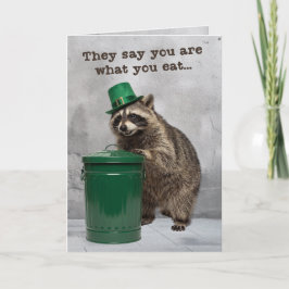 Cartão Funny Raccoon Leprechaun Party Card