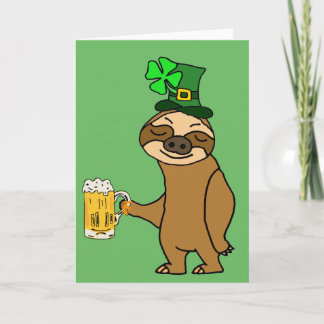 Cartão Funny Sloth Drinking Beer St. Patrick's Day Art
