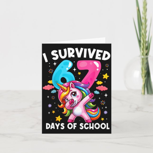 Cartão Funny Unicorn I Survived 67 Days Of School Meme Fo (Frente)
