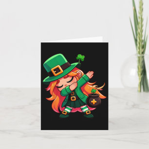 Cartão Garota Leprechaun Dabbing Divertida Dia de São Pat