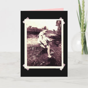 CARTÃO GAROTO COM BICICLETA