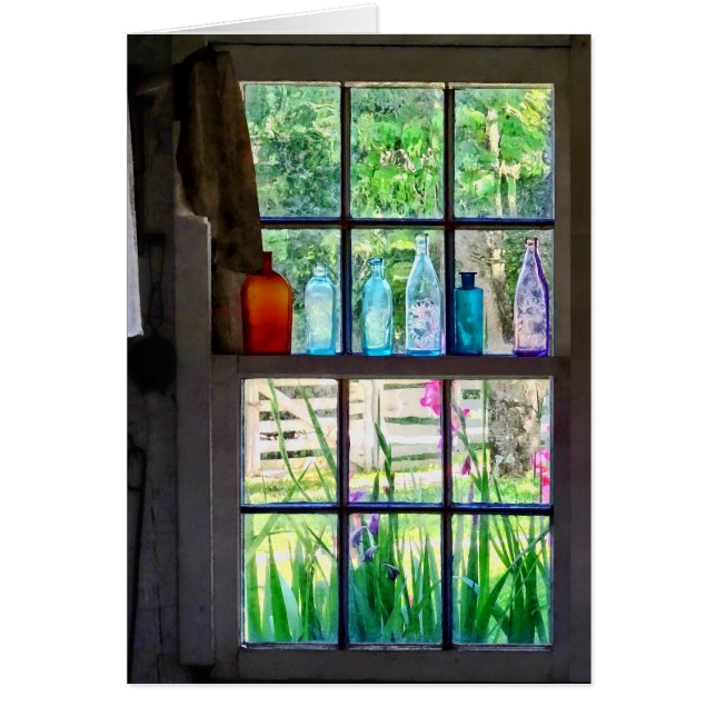 Cartão Garrafas na janela da cozinha (Frente)