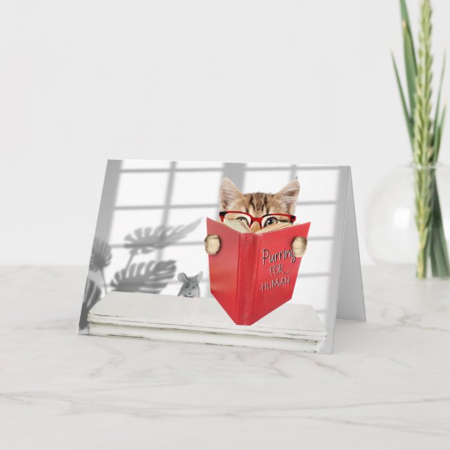Cartão Gato de aniversário com óculos e Livro Vermelho (Frente)