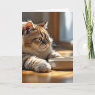 Cartão Gato de Aniversário Esperando por uma tigela de Co