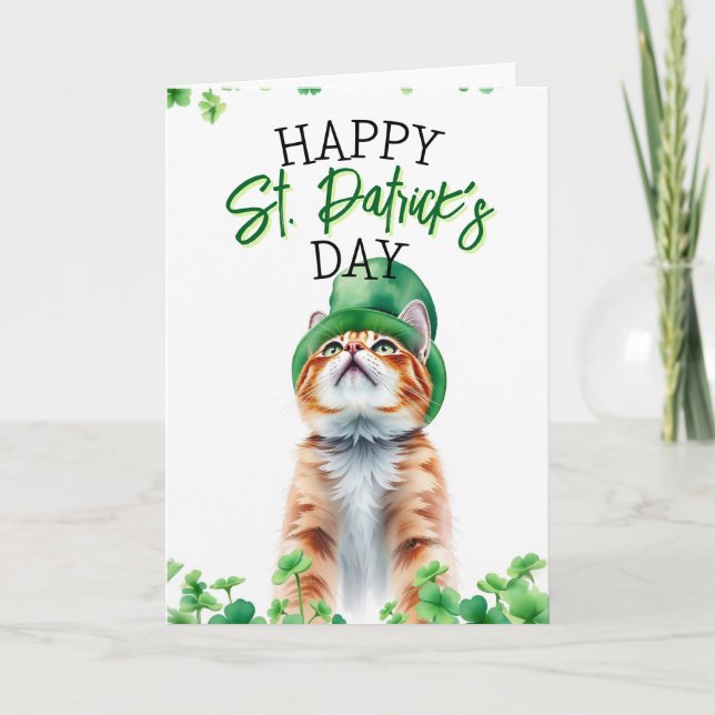 Cartão Gato Laranja Divertido com Trevos Dia de São Patrí (Frente)