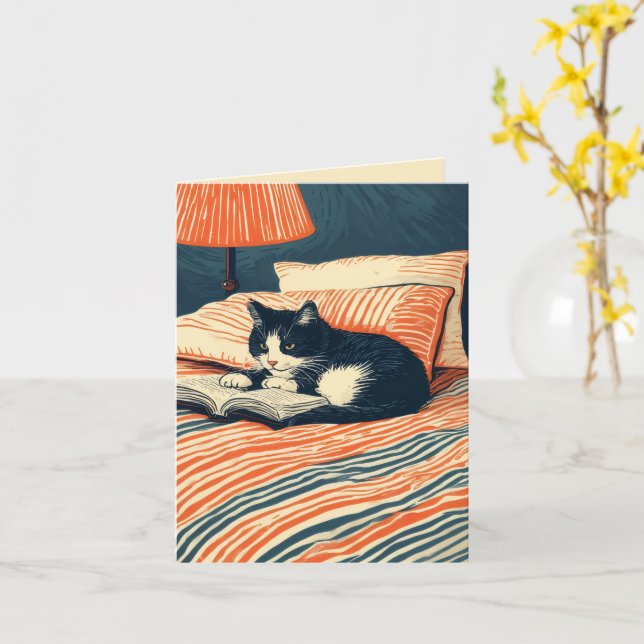 Cartão gato lendo na cama (Flor Amarela)