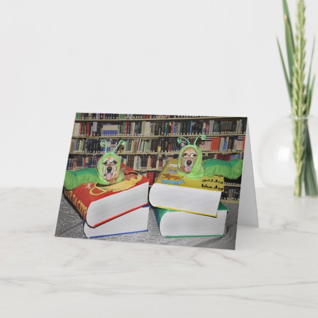 Cartão Golden Retriever Bookworm Birthday (Frente)
