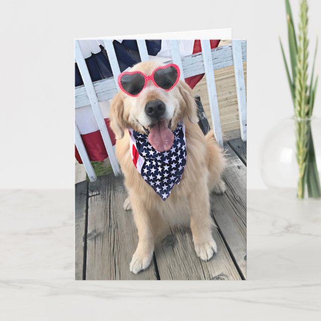 Cartão Golden Retriever Dog in Independence Day Glasses (Frente)