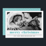Cartão Gráfico mínimo | Aqua Feliz Foto de Natal<br><div class="desc">Cartão com fotos de tipografia azul aqua "Feliz Natal",  constante e ousada. A parte traseira da placa apresenta uma pop de coordenação de cor com um padrão estelar de inverno Qualquer cor disponível a pedido</div>