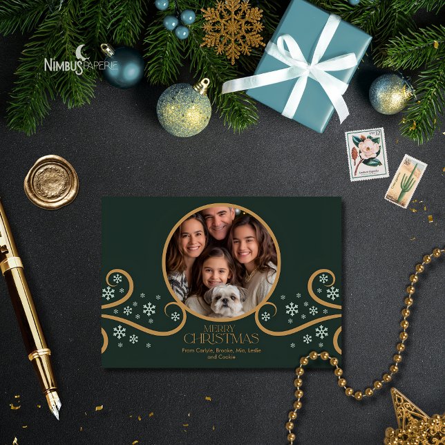 Cartão Green and Faux Gold Snowflake Holiday Photo Card (Criador carregado)