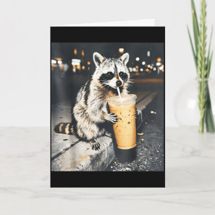 Cartão Guaxinim Engraçado Bebendo Café Gelado Meme Animal