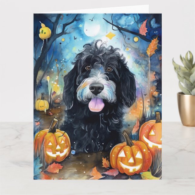 Cartão Halloween Bernedoodle Com Abóboras Assustador (Planta pequena)