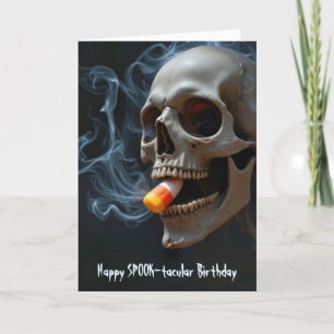 Cartão Halloween Birthday Skull Biting Candy Corn