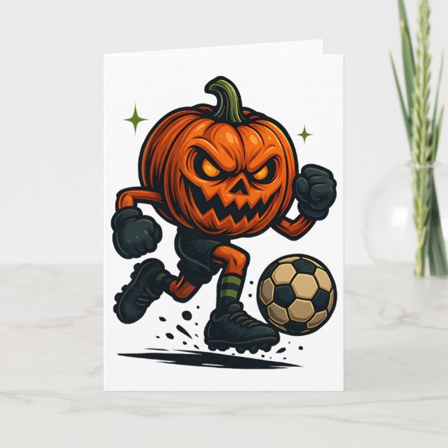 Cartão Halloween Scary Pumpkin Showing Soccer Skills Spoo (Frente)
