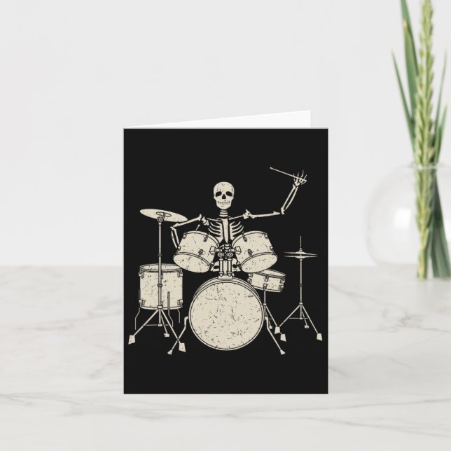 Cartão Halloween Skeleton Tocando Drum Cute Engraçado Tam (Frente)