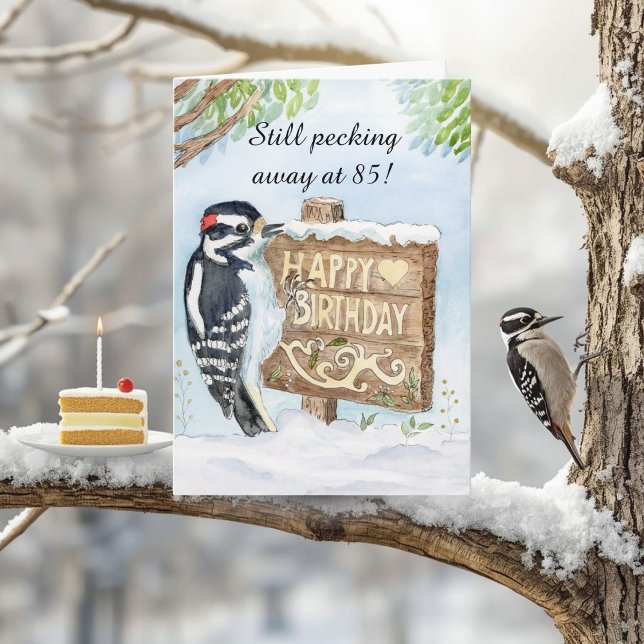 Cartão Happy 85th Birthday Downy Woodpecker (Criador carregado)