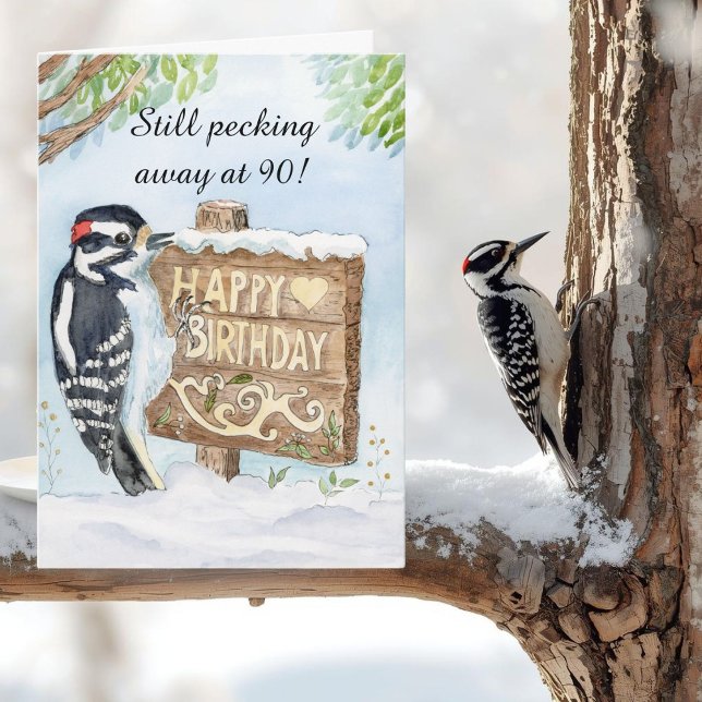 Cartão Happy 90th Birthday Downy Woodpecker (Criador carregado)