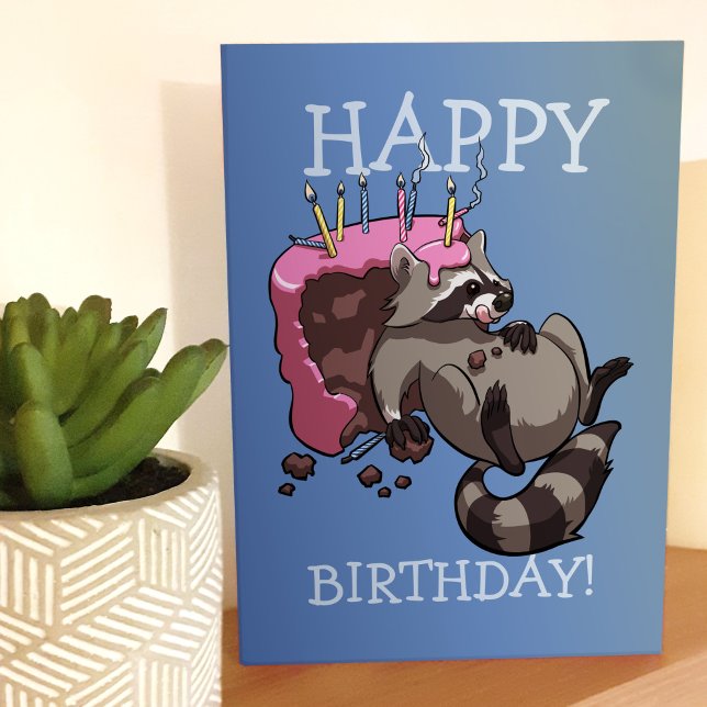 Cartão Happy Birthday! Greedy Raccoon Eating Cake Cartoon (Criador carregado)