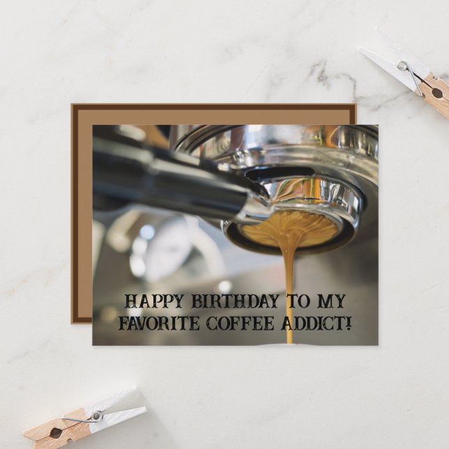 Cartão Happy Birthday Pouring Espresso Coffee Machine (Frente/Verso In Situ)