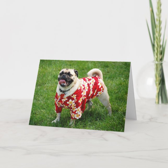 Cartão Happy Birthday Pug in a Hawaiian Shirt (Frente)