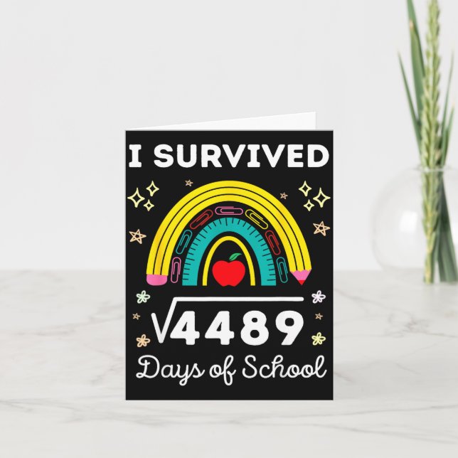 Cartão I Survived 67 Square Root Days Of School Funny Mem (Frente)