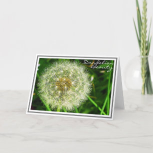 Cartão Intricate Dandelion Flower with Green Foliage