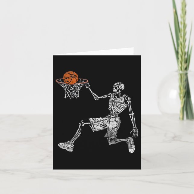 Cartão Jogador de basquete do Skeleton Halloween (Frente)