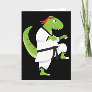 Cartão Karate T-rex Legal no Dia das Bruxas do Dinossauro