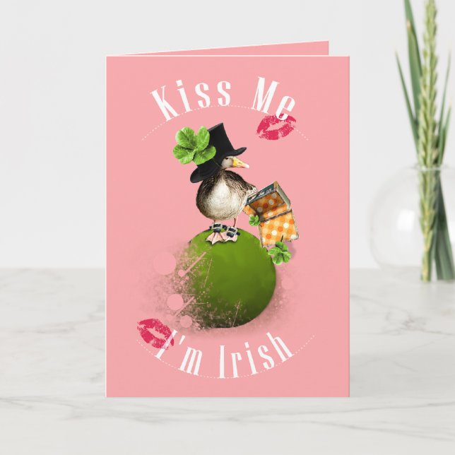Cartão Kiss Me I'm Irish with Ducky Leprechaun (Frente)