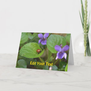 Cartão Ladybug em Flores de Violeta Doce