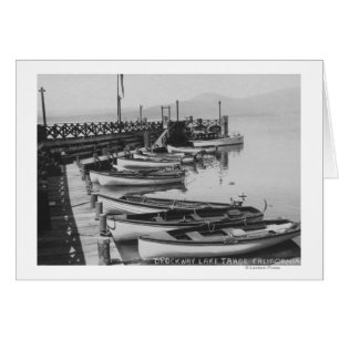 Cartão Lago Tahoe, CA - Barcos de Madeira ao longo da Fot