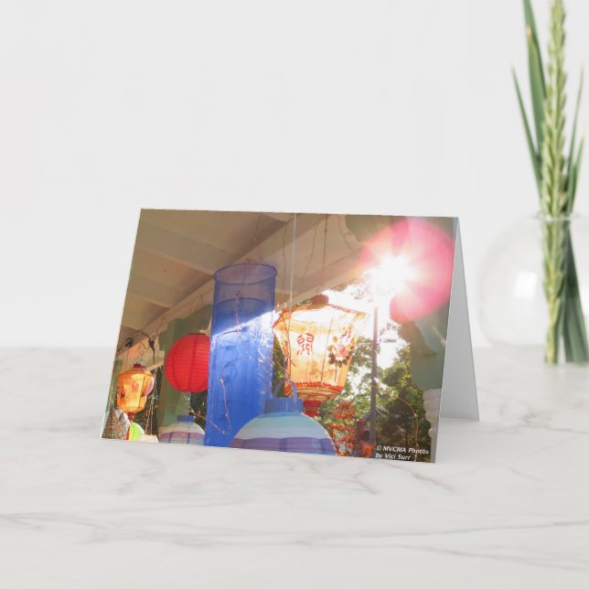 Cartão Lanternas de Iluminação Grande - Vineyard de Marth (Frente)